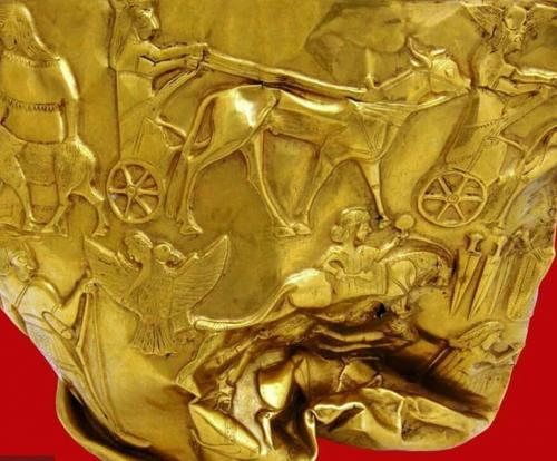 به‌مناسبت روز جهانی موزه‌ها و هفته میراث‌فرهنگی، جام طلای حسنلو از ۲۹ اردیبهشت تا ۴ خرداد ماه در موزه باستان‌شناسی ارومیه به نمایش گذاشته می‌شود.