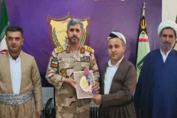 سنندج- فرمانده مرزبانی کردستان با تأکید بر نقش مردم مناطق مرزی در برقراری امنیت گفت: همکاری و تعامل مرزنشینان با مرزبانان، یکی از پایه‌های مهم تأمین امنیت پایدار در نوار مرزی استان است.