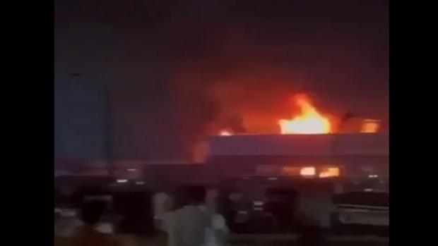 درپی آتش سوزی در یک تالار عروسی در شهر حمدانیه استان نینوا واقع در شمال غرب عراق۱۱۴نفرکشته و ۲۰۰نفر زخمی شدند.