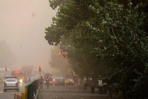 رییس اداره هواشناسی مهاباد گفت: سرعت وزش باد طی ۲۴ ساعت گذشته در این شهرستان به ۷۲ کیلومتر بر ساعت رسیده و تا بعد از ظهر روز چهاشنبه هفته جاری ادامه دارد.