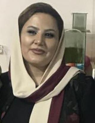 دکتر فرشته ناصری، یکی از همان انسان‌های نایاب است؛ بانویی از دلِ بوکان که سال‌هاست بدون هیاهو، تنها با مهربانی و تعهد، ردای طبابت را بر شانه دارد و نقش لبخند را بر چهره صدها کودک، مادر و سالمند نگاشته است.
