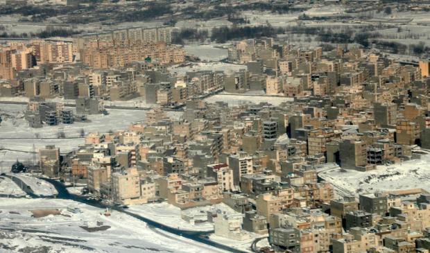 کارشناس اداره کل هواشناسی کردستان گفت: پیش‌بینی نقشه‌های هواشناسی نشان می دهد دمای هوای استان فردا پنجشنبه چهار تا پنج درجه سانتی‌گراد کاهش می‌یابد.