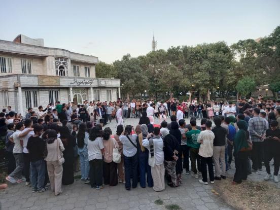پیرانشهر، شهری که زنان و دخترانش صحنه‌ تئاتر خیابانی را به جشن زندگی بدل کردند