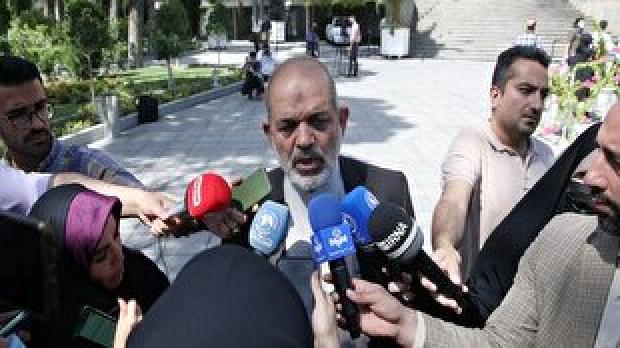 وحیدی گفت :ادعای حمله به مراکز نظامی در خرم آباد درست نیست و لرزش ایجاد شده ناشی از زلزله در عمق کم است.