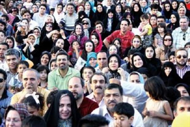 دکتر آمنه لاهوتی، متخصص و جراح زنان و فلوشیپ نازایی، مصوبه مجلس برای تحت پوشش بیمه قرار گرفتن فریز تخمک برای دختران مجرد بالای ٣٠ را اقدام بسیار مثبتی جهت کمک به حفظ توان باروری دخترانی که در سنین بالاتر ازدواج می کنند.