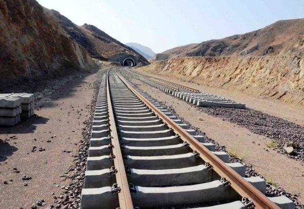 مدیرکل راه و شهرسازی آذربایجان غربی گفت: اتصال پایانه مرزی تمرچین پیرانشهر از طریق خط راه آهن مراغه - ارومیه به شبکه ریلی سراسری در دستور کار قرار دارد.