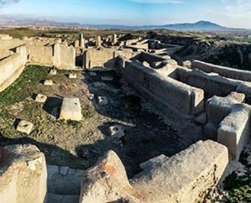 ٣٢ چالاکی گەشتیاری لە پێنج پارێزگای تورکیا ئاشنابوون بە مێژوو و تایبەتمەندییەکانی شاری مێژوویی حەسەنلو کە یەکەم شاری سەردەمی ئاسنین لە ئێراندا.