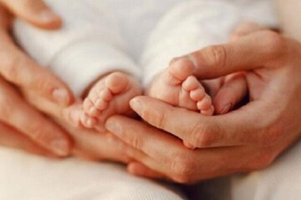 استرس شدید و طولانی برای مادر و جنین مضر است، به ویژه اگر موجب اختلال در خواب، افزایش فشار خون و تپش قلب در مادر شود. 