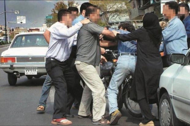 مدیرکل پزشکی قانونی ایلام از کاهش ۱۲ درصدی شمار آسیب‌دیدگان برخاسته از نزاع و درگیری در سال ۱۴۰۴ خبر داد و گفت که میزان مراجعه به مراکز پزشکی قانونی استان در این زمینه، در سنجش با زمان مشابه سال گذشته روندی کاهشی داشته است.